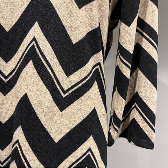 Racers long sleeve zig zag print a-line sweater dress size M Medium - Picture 3 of 12